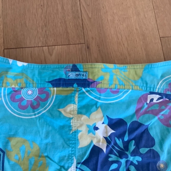 ONeill skirt - Picture 3 of 4